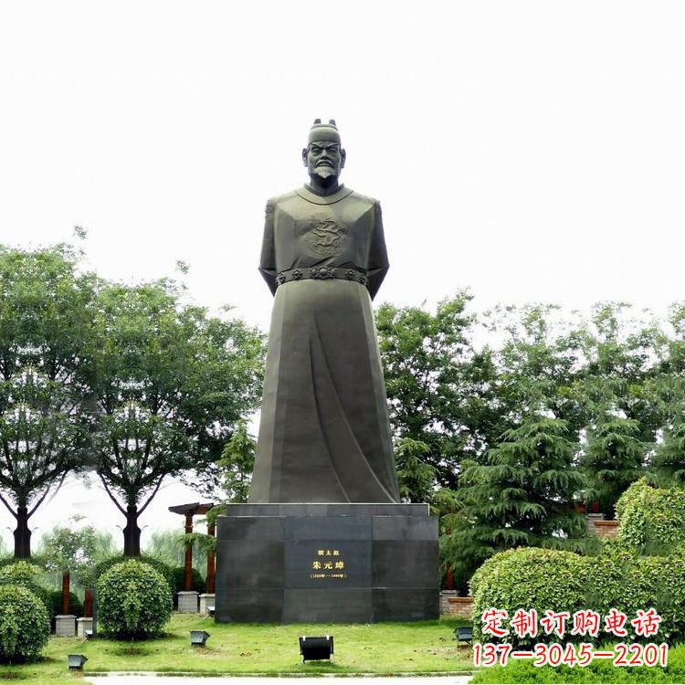 徐州“洪武之治”明太祖石雕塑像