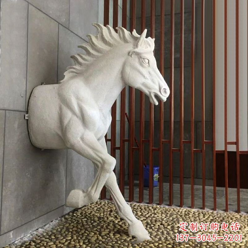徐州玻璃钢创意马雕塑-穿墙而过的动物雕塑摆件