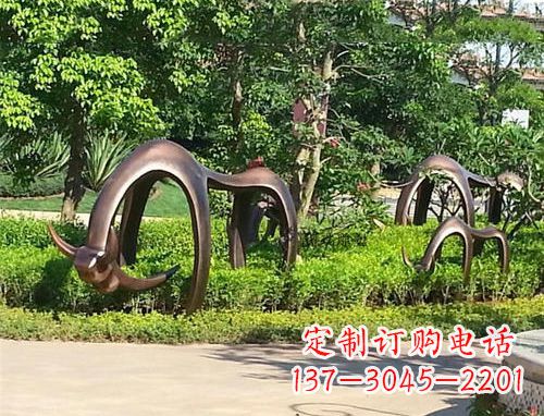 徐州玻璃钢动物雕塑公园草坪的美丽装饰