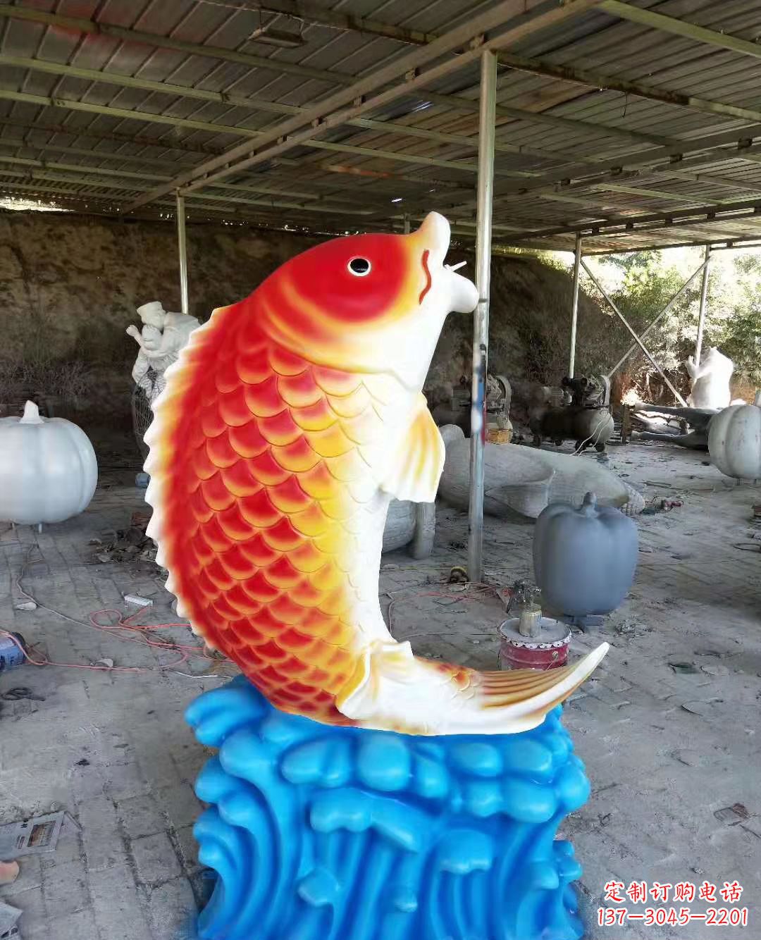 徐州玻璃钢仿真鲤鱼喷泉雕塑
