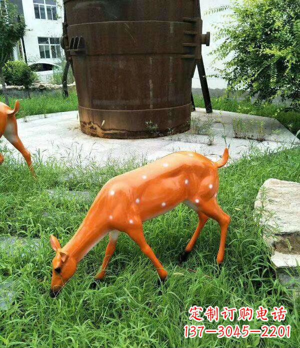 徐州玻璃钢喷漆动物梅花鹿雕塑