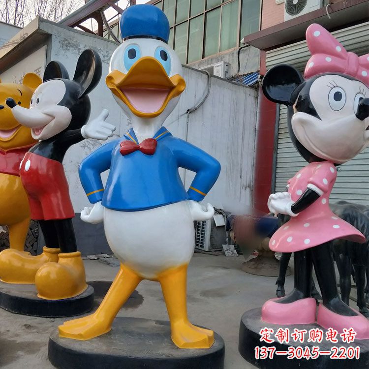 徐州玻璃钢唐老鸭和米老鼠卡通雕塑