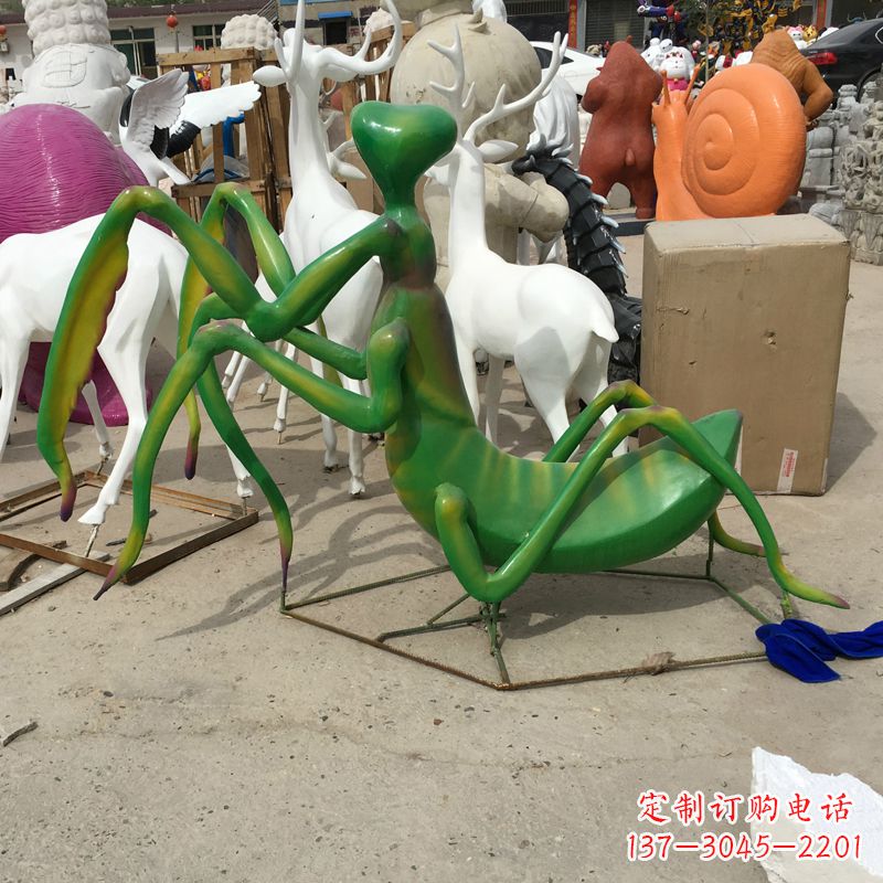 徐州玻璃钢螳螂雕塑