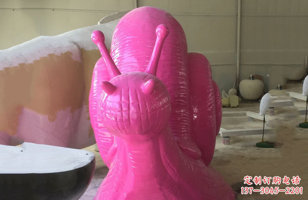 徐州不锈钢彩绘蜗牛雕塑给公园景观增添点缀