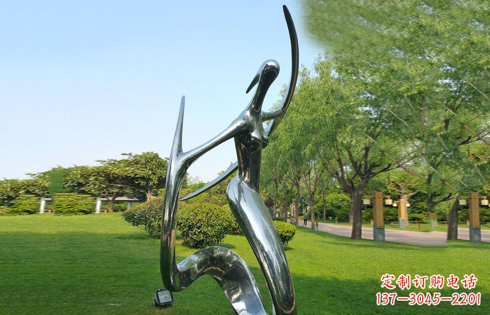 徐州不锈钢抽象美女公园雕塑
