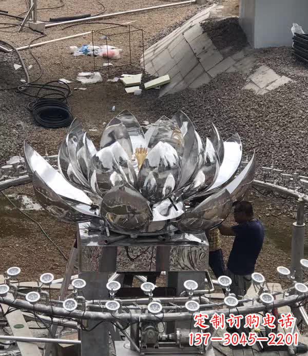 徐州不锈钢锻造荷花景观雕塑112