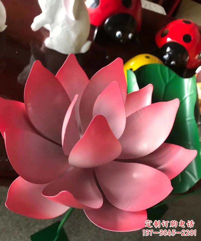 徐州不锈钢仿真荷花雕塑