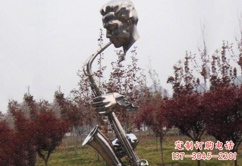 徐州不锈钢公园抽象吹萨克斯人物雕塑