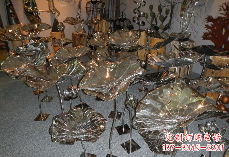 徐州不锈钢公园锻造荷花荷叶雕塑