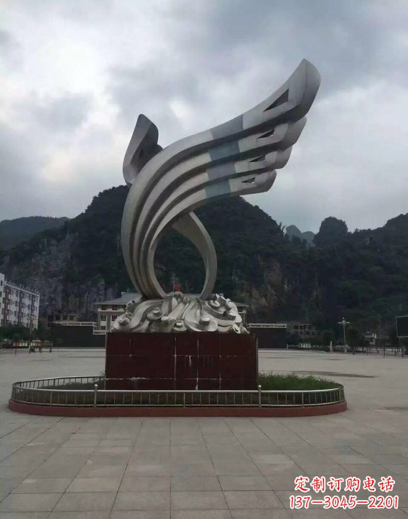 徐州翅膀雕塑——环绕不锈钢广场的精美艺术品
