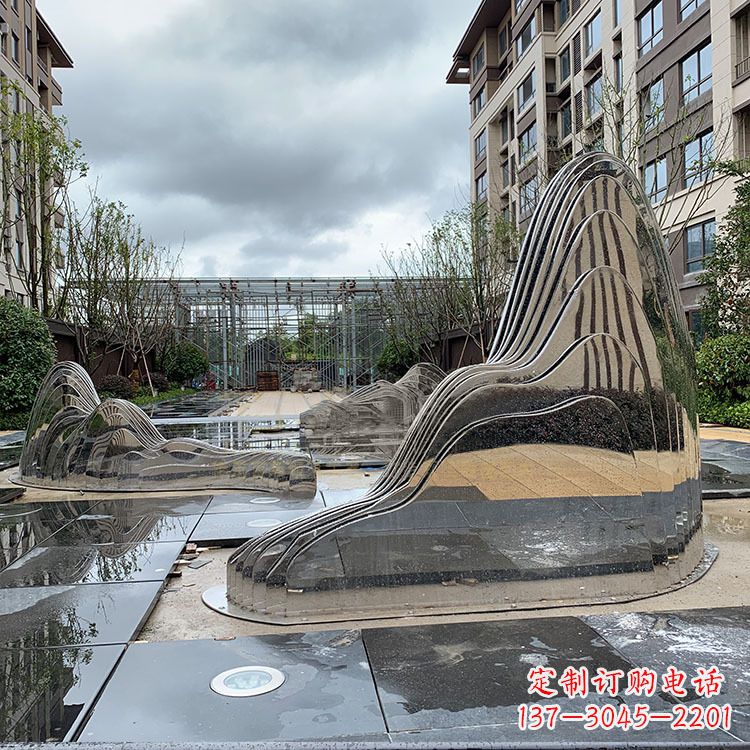 徐州不锈钢镜面抽象假山