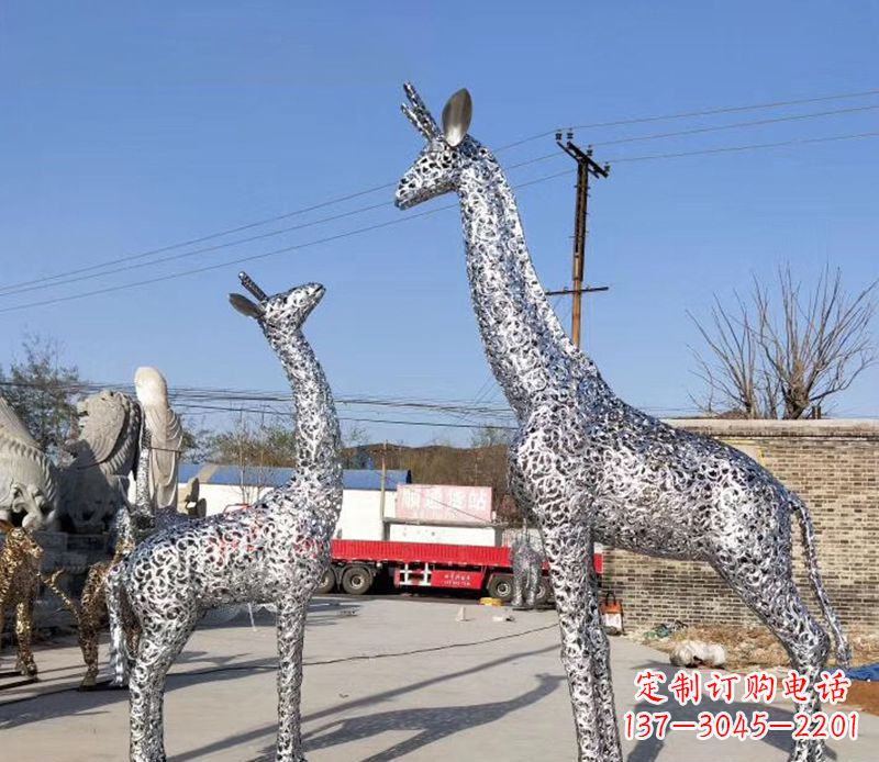 徐州不锈钢镂空动物长颈鹿雕塑