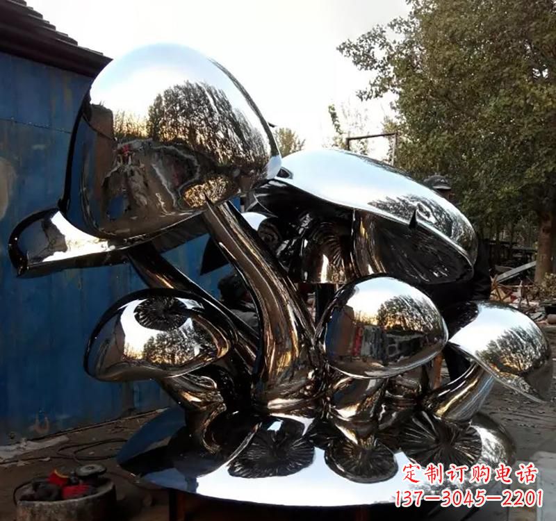 徐州不锈钢蘑菇雕塑给空间增添活力