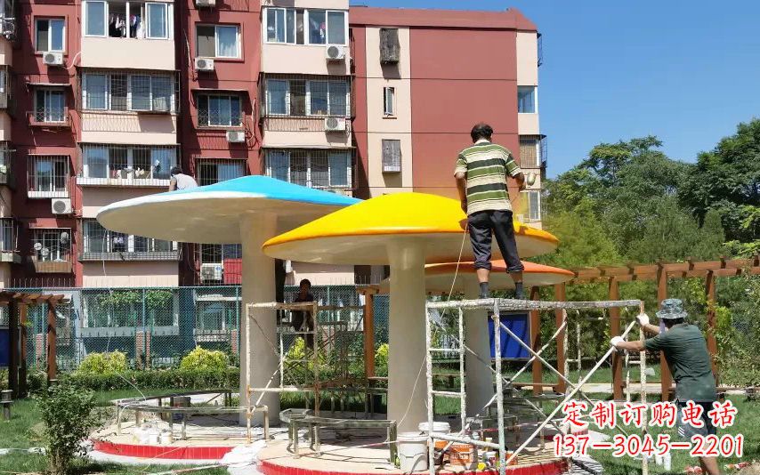 徐州不锈钢蘑菇凉亭——精美雕塑点缀绿意