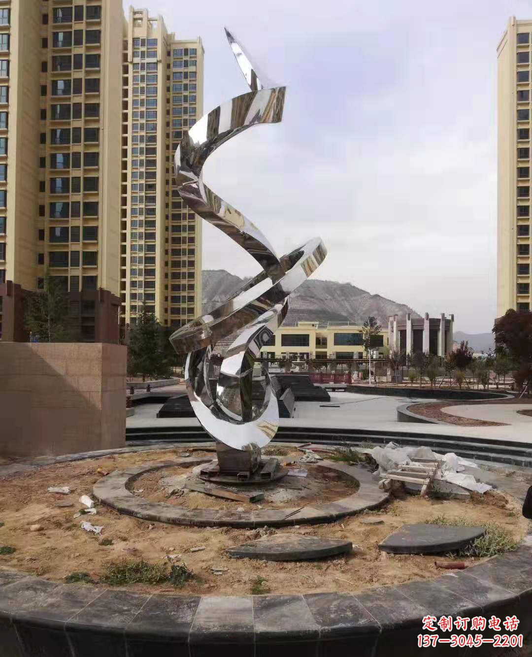 徐州飘带雕塑美化城市空间的艺术