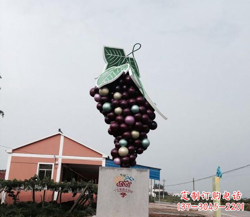 徐州精美绝伦的不锈钢葡萄雕塑