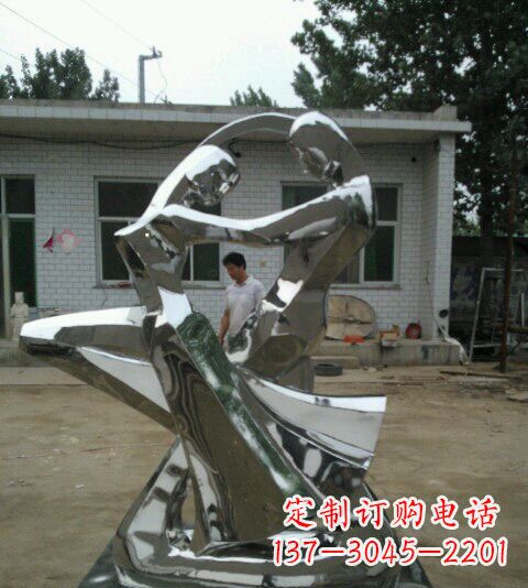 徐州浪漫的不锈钢情侣雕塑