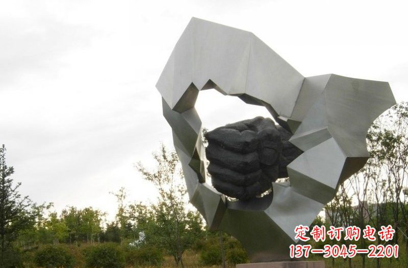 徐州不锈钢拳头雕塑雕刻象征勇气和力量