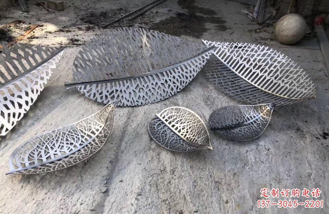 徐州优雅的不锈钢树叶雕塑