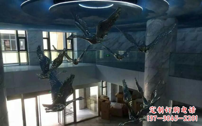 徐州不锈钢天鹅室内景观雕塑