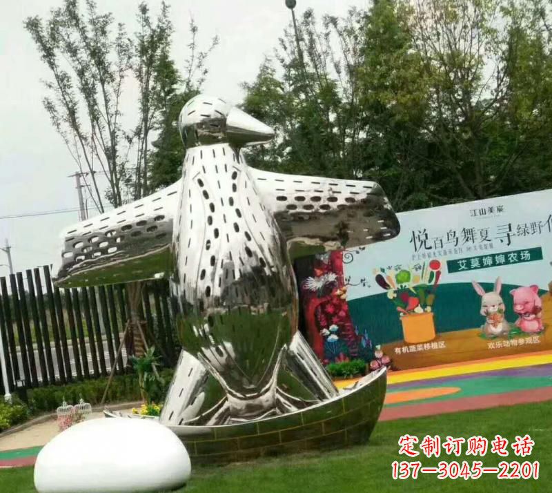 徐州不锈钢现代动物企鹅雕塑