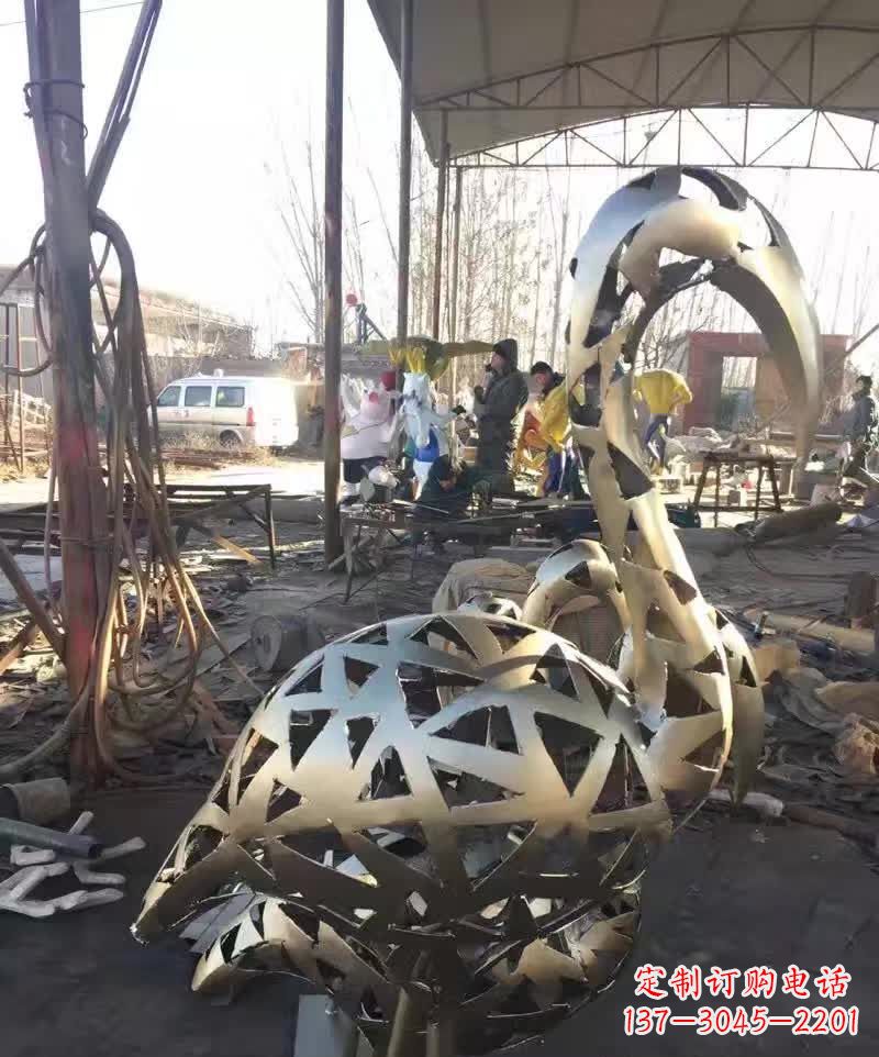 徐州不锈钢天鹅雕塑象征着幸福的美好
