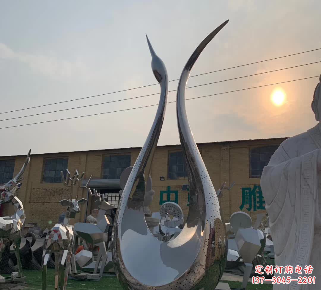 徐州雕塑镜面天鹅