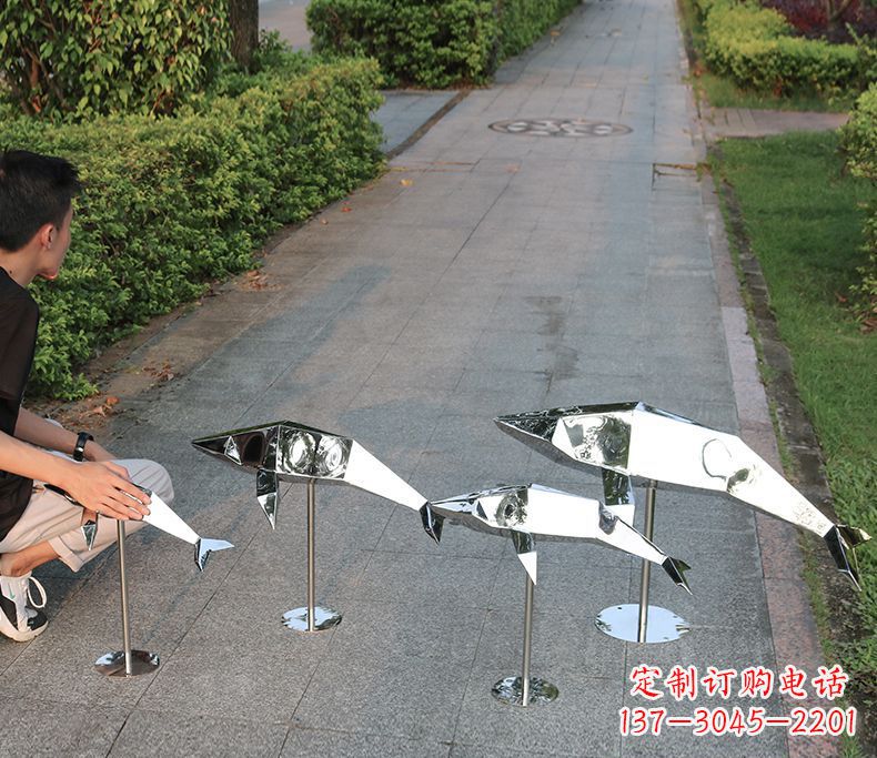 徐州抽象不锈钢海豚雕塑
