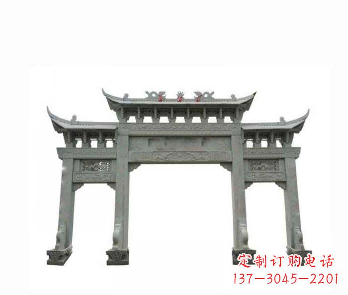 徐州村口三门牌楼石雕