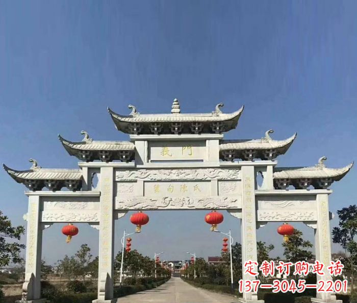 徐州传承百年,村口牌楼雕塑的历史