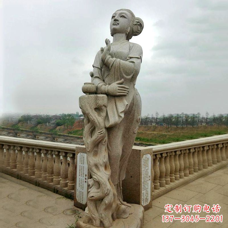 徐州公园广场的貂蝉雕塑古代四大美女之一