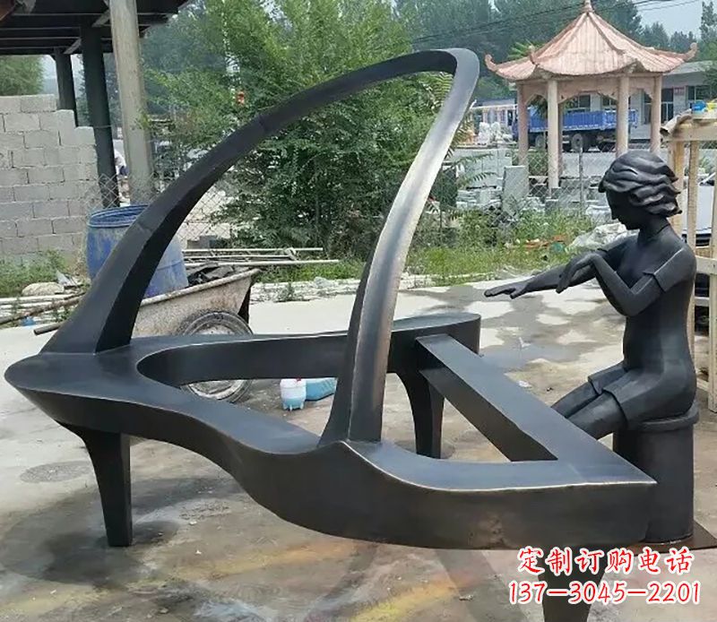 徐州钢琴抽象铜雕