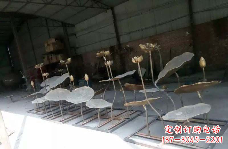 徐州精美锻铜荷花荷叶雕塑