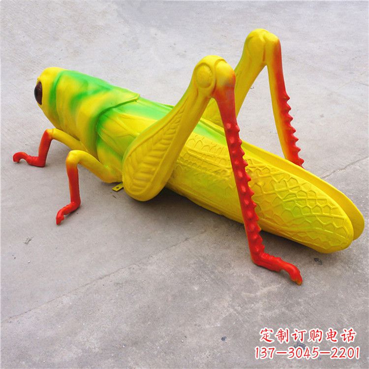 徐州仿真蝗虫玻璃钢蚂蚱雕塑
