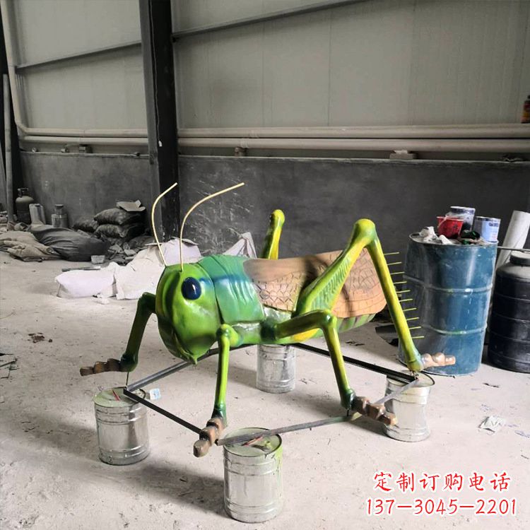 徐州精致玻璃钢蝗虫雕塑