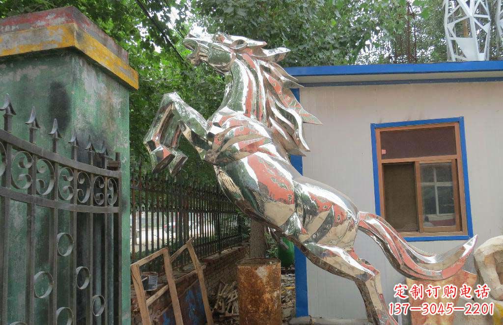 徐州公园不锈钢奔跑的马动物雕塑