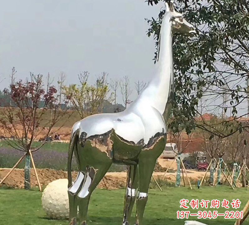 徐州公园不锈钢长颈鹿雕塑