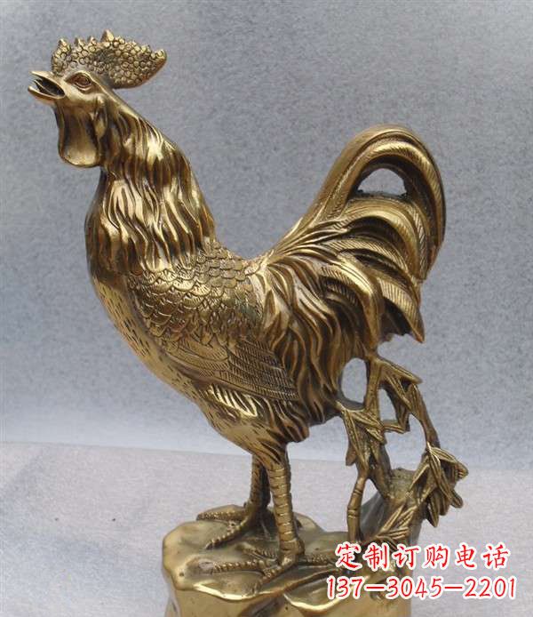 徐州公园打鸣的公鸡动物铜雕 (2)
