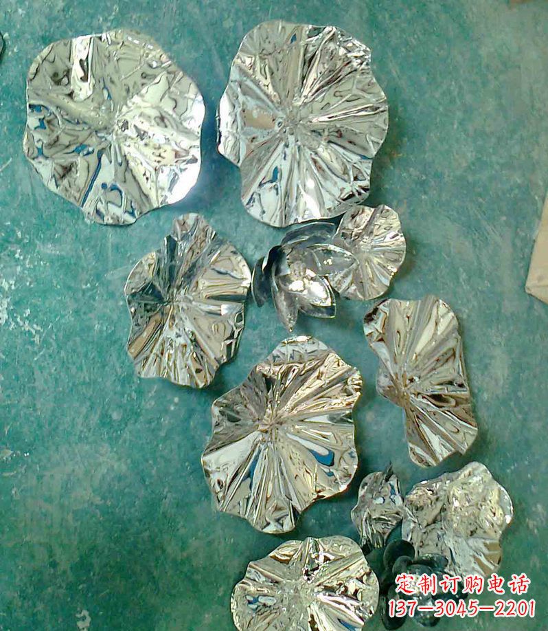 徐州公园锻铜荷叶景观铜雕