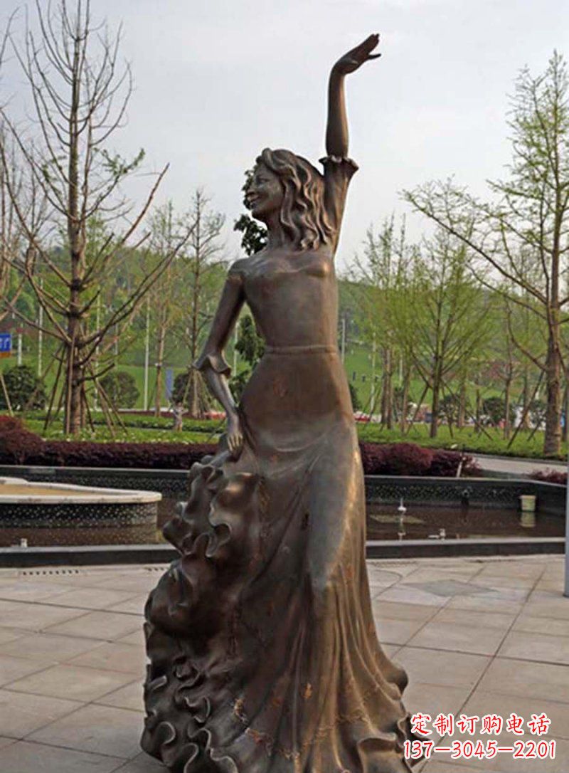 徐州公园跳舞的女孩人物铜雕