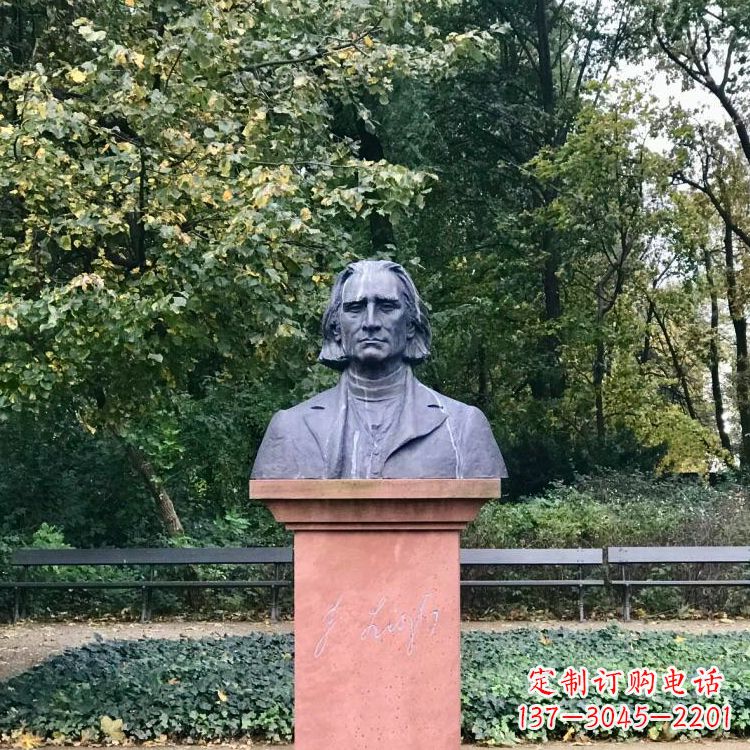 徐州钢琴音乐家肖邦的经典雕塑