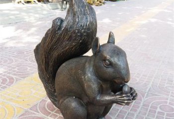 徐州令人惊叹的松鼠铜雕塑