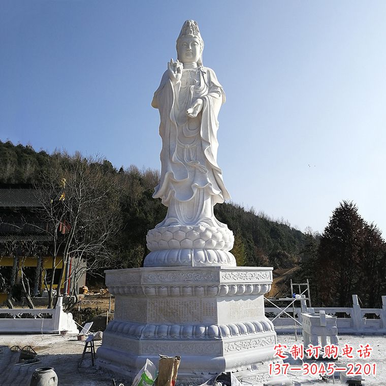 徐州公园雍容华贵的观音石雕