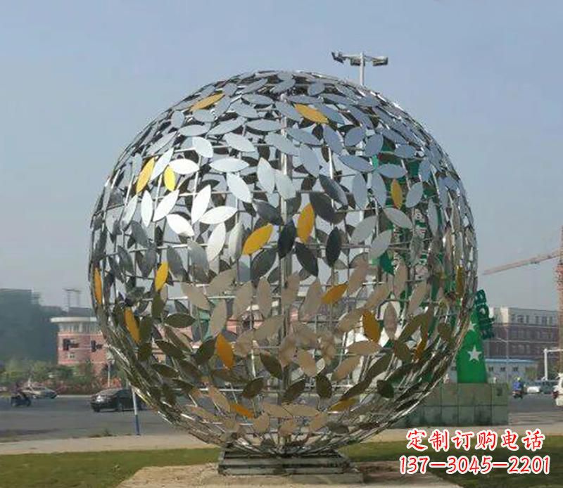 徐州华丽曼妙的不锈钢树叶镂空球雕塑
