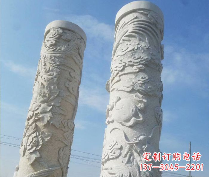徐州艺术化的广场龙柱石雕