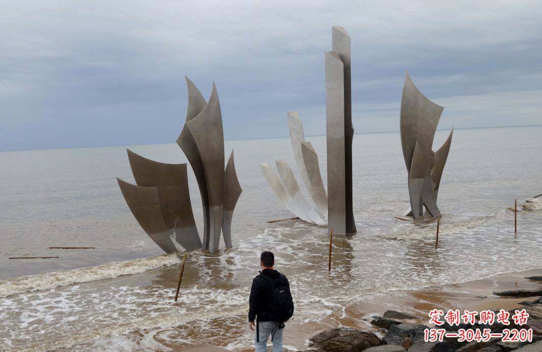 徐州海边不锈钢船帆景观雕塑