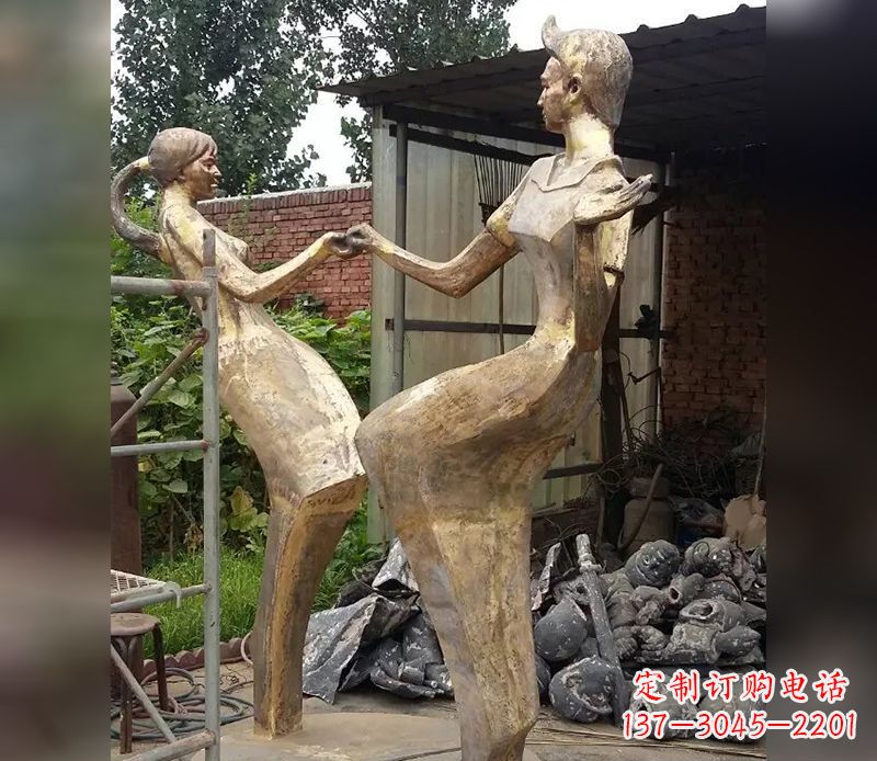徐州专属情侣，情深伴随铜雕精美绝伦