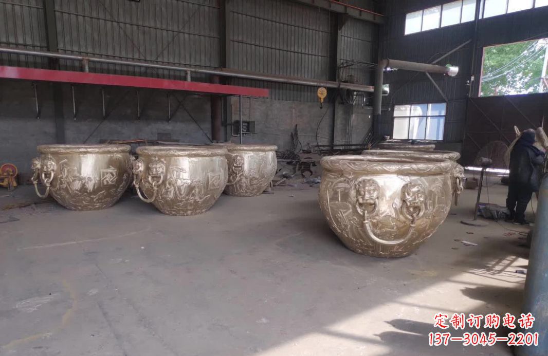 徐州寺庙水缸铜雕塑