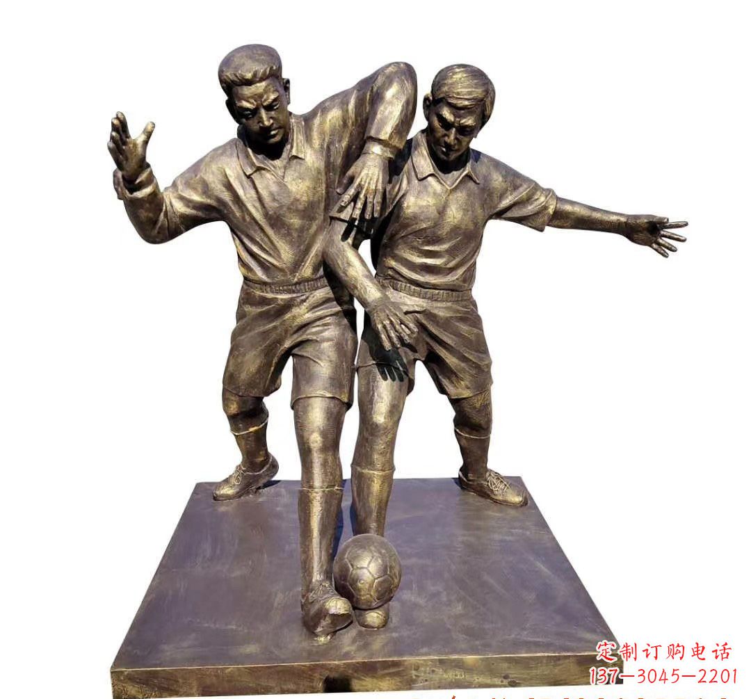 徐州踢足球人物铜雕