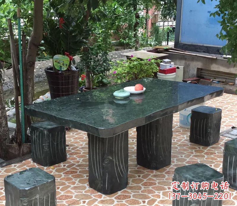 徐州庭院长方形石桌凳雕塑